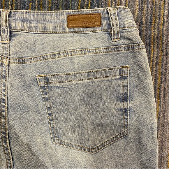 Kenneth Cole Reaction Jeans - Picture 8 of 8